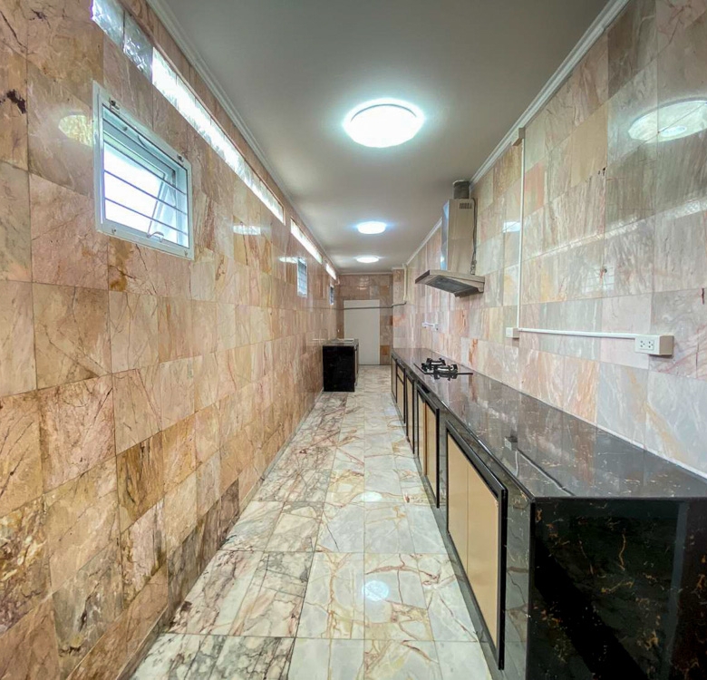 EP0101 | 11-BR Mega Villa for Sale in South Pattaya
