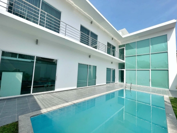 EP0883 | Modern Pool Villa for Sale or Rent – Pratumnak Hill