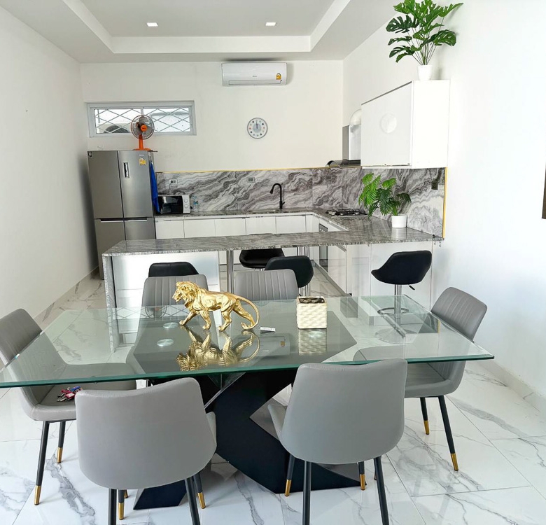 EP0883 | Modern Pool Villa for Sale or Rent – Pratumnak Hill