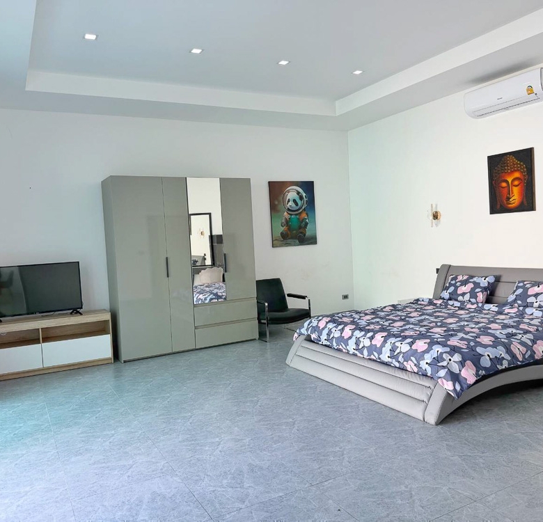 EP0883 | Modern Pool Villa for Sale or Rent – Pratumnak Hill