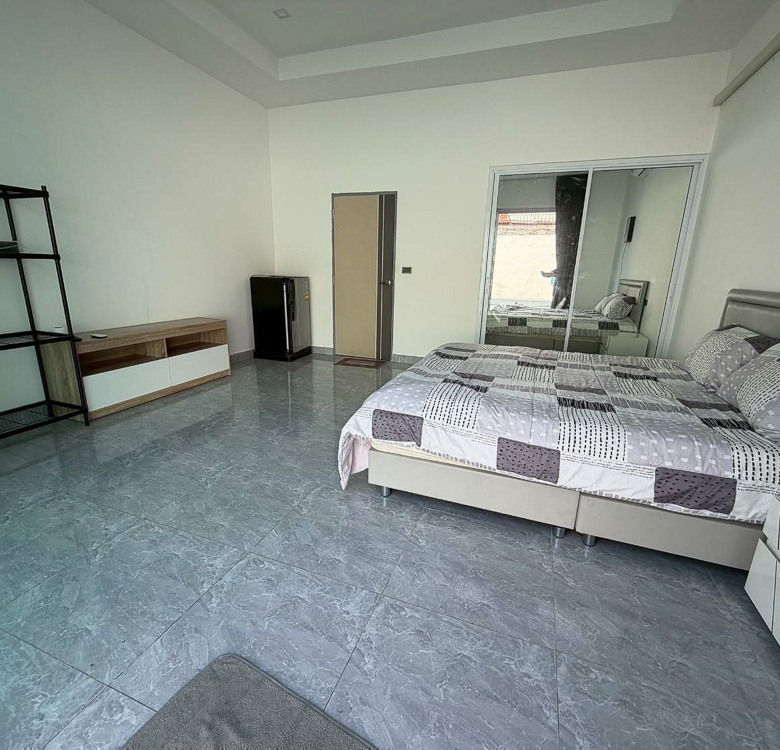 EP0883 | Modern Pool Villa for Sale or Rent – Pratumnak Hill