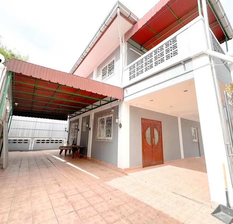 EP0072 | Prime 3-BR Detached Villa for Rent in Central Pattaya