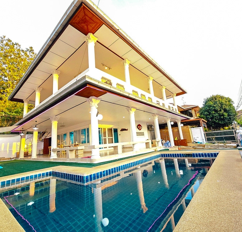 EP0095 | Villa with Private Office for Rent in Eakmongkol