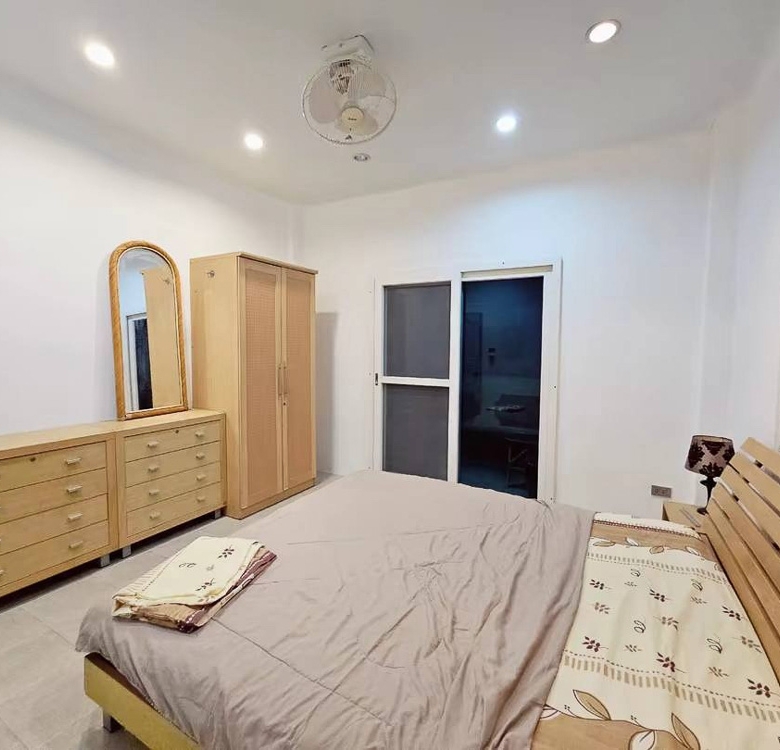 EP0095 | Villa with Private Office for Rent in Eakmongkol