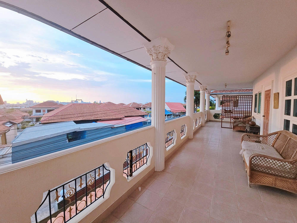 Villa for Rent in Eakmongkol-12 EP0095 | Villa with Private Office for Rent in Eakmongkol