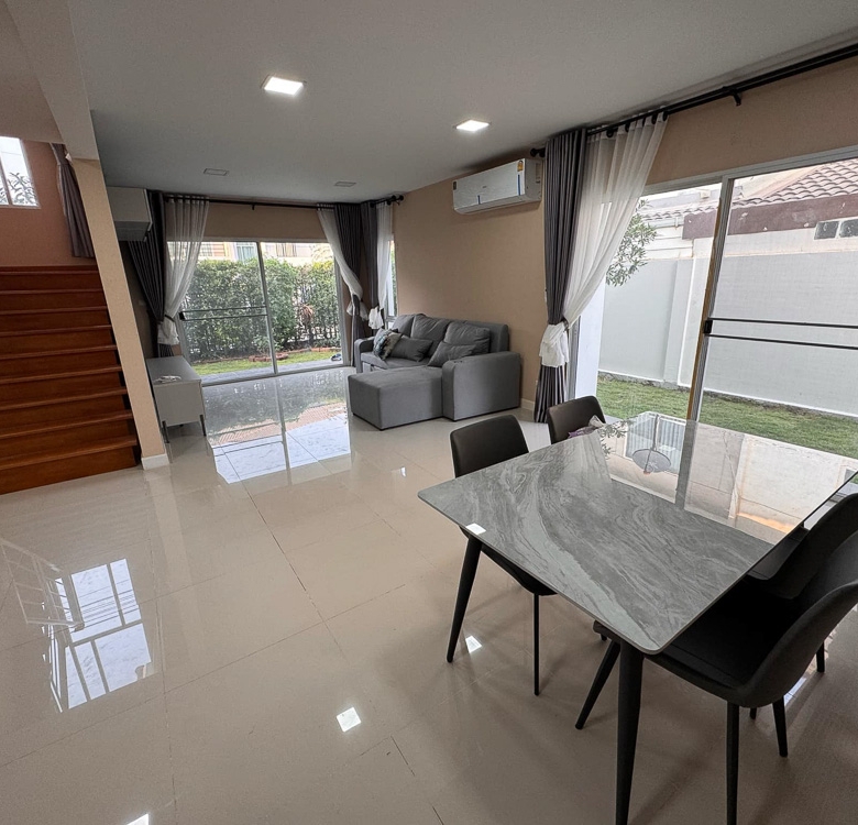 EP0125 | 3-BR Family Villa for Sale in Pattaya