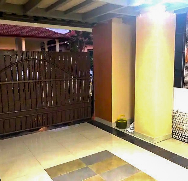 EP0100 | Family Villa with Office for Sale in Khao Talo | East Pattaya
