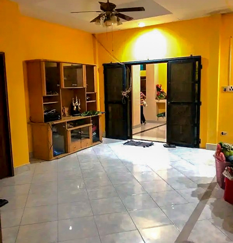 EP0100 | Family Villa with Office for Sale in Khao Talo | East Pattaya