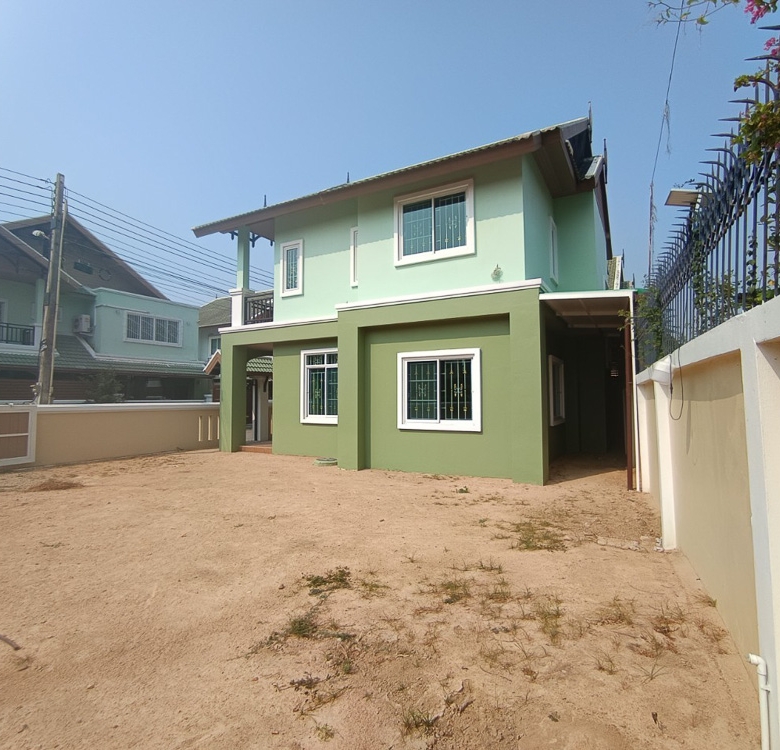 EP0102 | Family Villa for Sale Near Maryvit School Pattaya