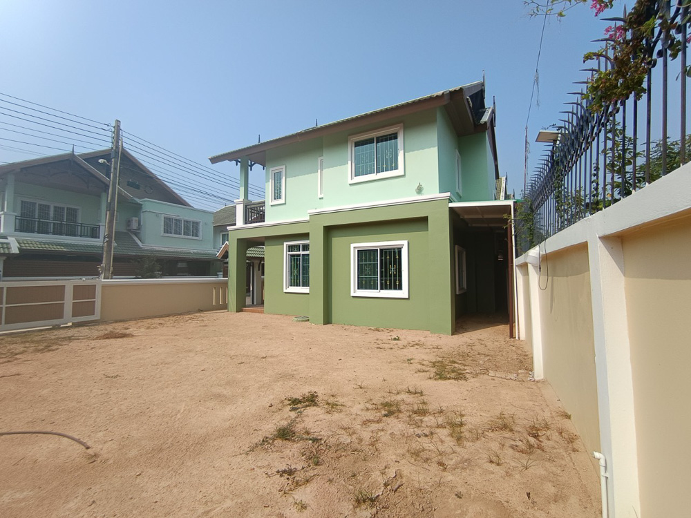 EP0102 | Family Villa for Sale Near Maryvit School Pattaya
