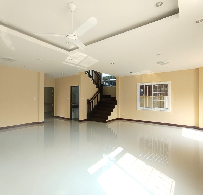 EP0102 | Family Villa for Sale Near Maryvit School Pattaya