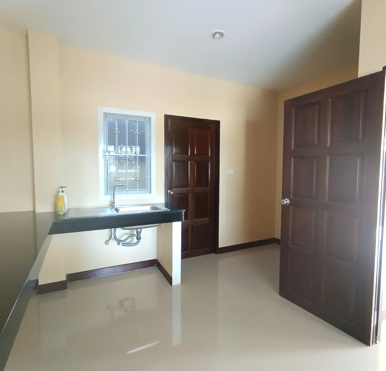 EP0102 | Family Villa for Sale Near Maryvit School Pattaya