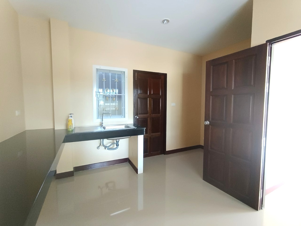 EP0102 | Family Villa for Sale Near Maryvit School Pattaya