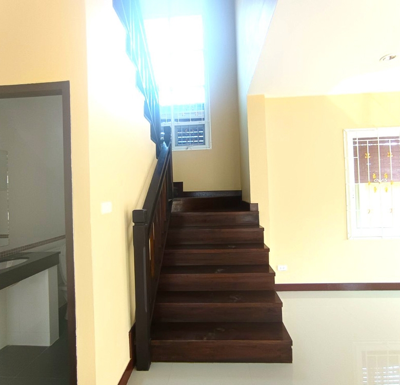 EP0102 | Family Villa for Sale Near Maryvit School Pattaya