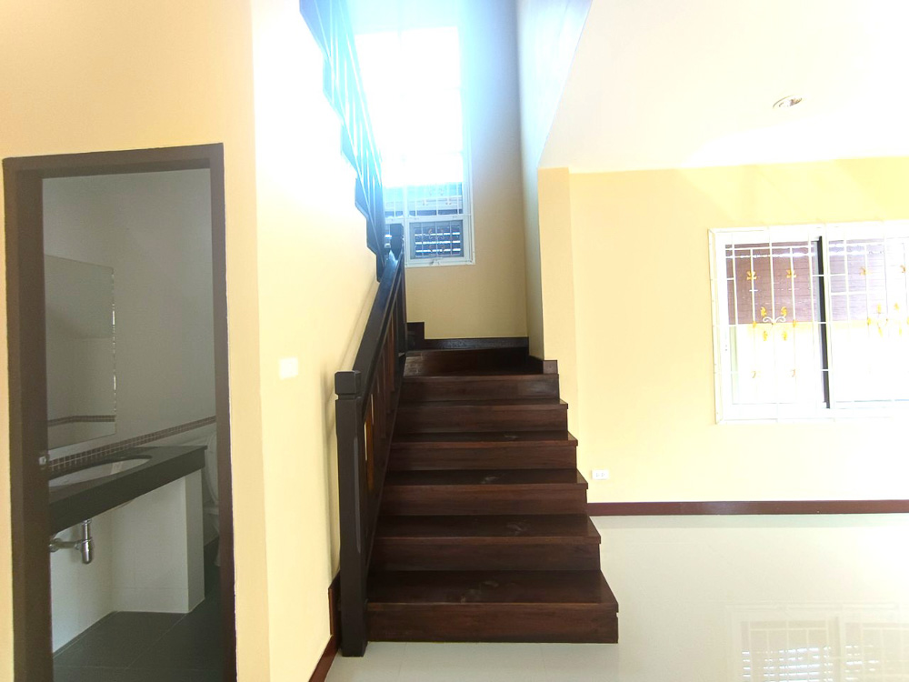 EP0102 | Family Villa for Sale Near Maryvit School Pattaya