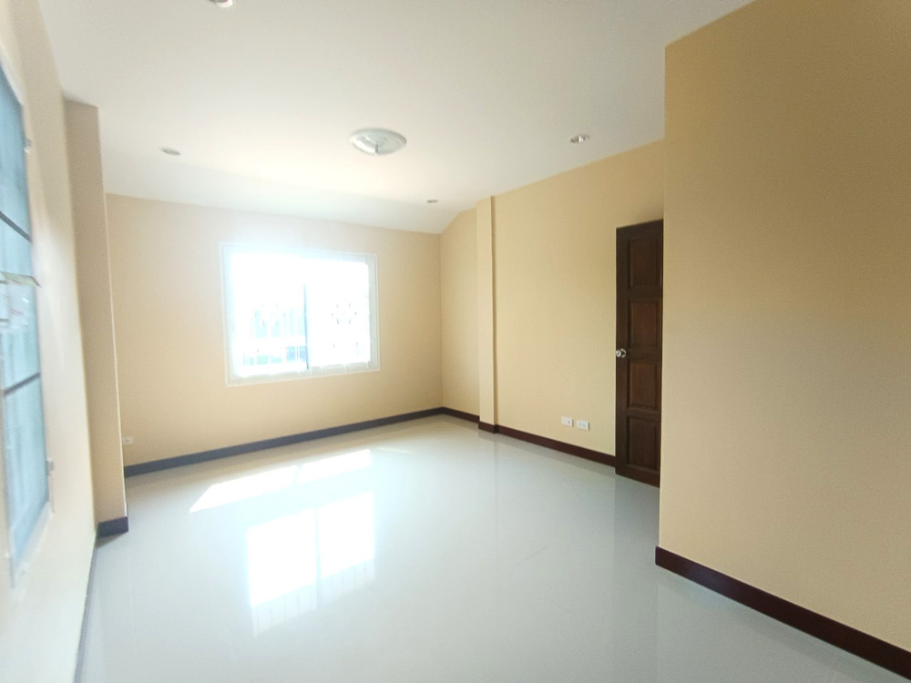 EP0102 | Family Villa for Sale Near Maryvit School Pattaya