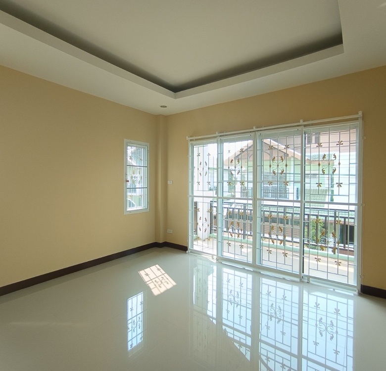 EP0102 | Family Villa for Sale Near Maryvit School Pattaya