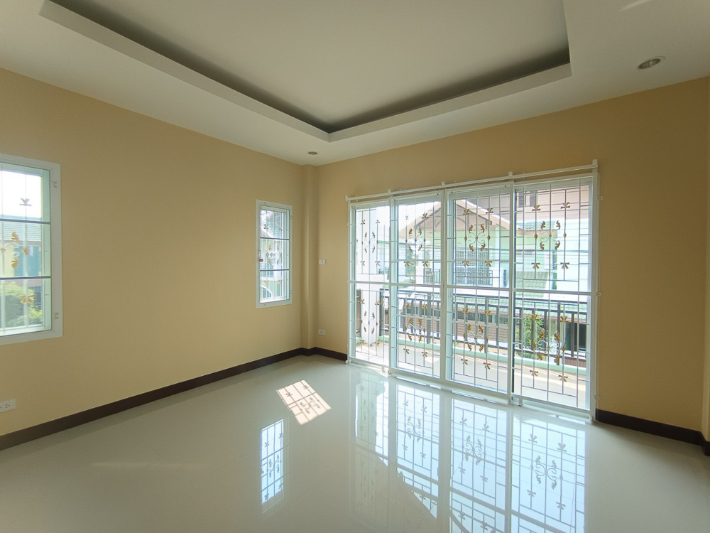 EP0102 | Family Villa for Sale Near Maryvit School Pattaya