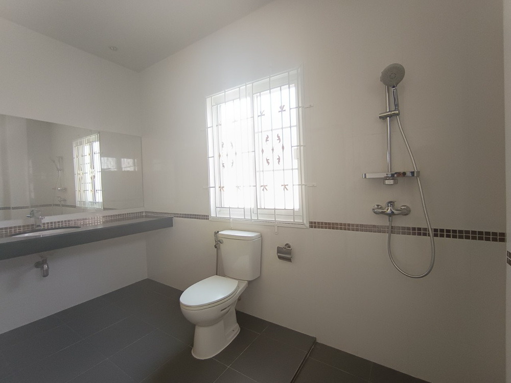 EP0102 | Family Villa for Sale Near Maryvit School Pattaya