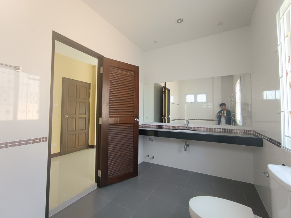 EP0102 | Family Villa for Sale Near Maryvit School Pattaya