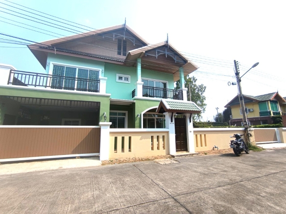 EP0102 | Family Villa for Sale Near Maryvit School Pattaya