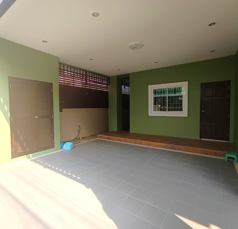 EP0102 | Family Villa for Sale Near Maryvit School Pattaya