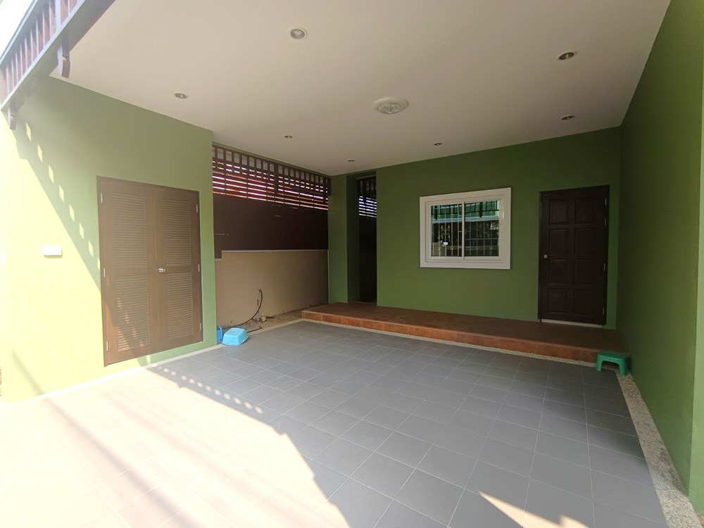 EP0102 | Family Villa for Sale Near Maryvit School Pattaya