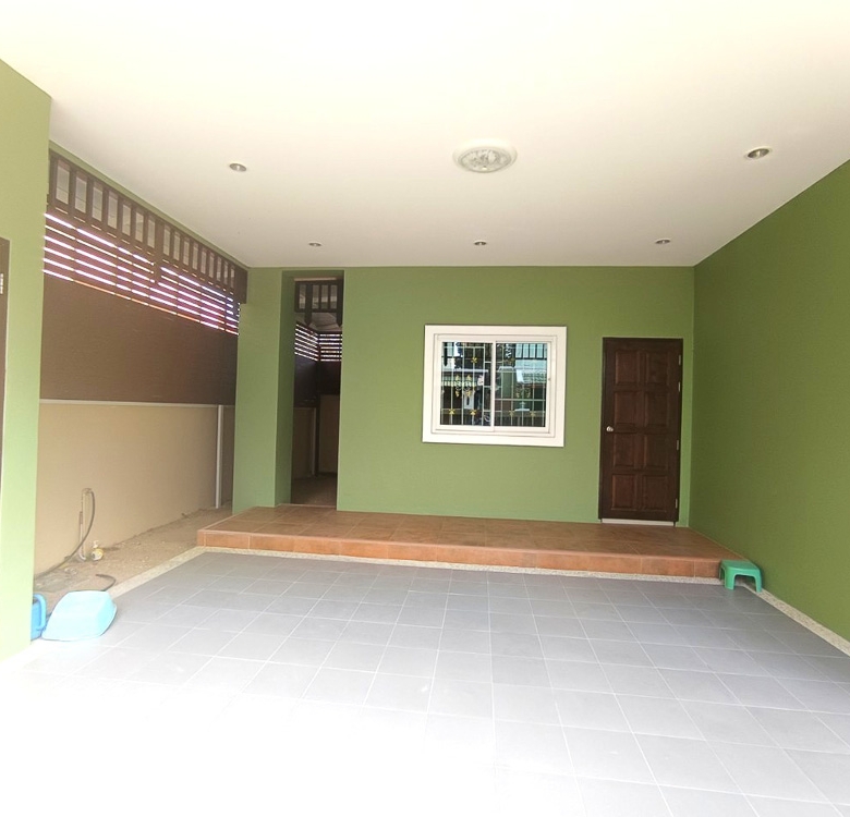 EP0102 | Family Villa for Sale Near Maryvit School Pattaya