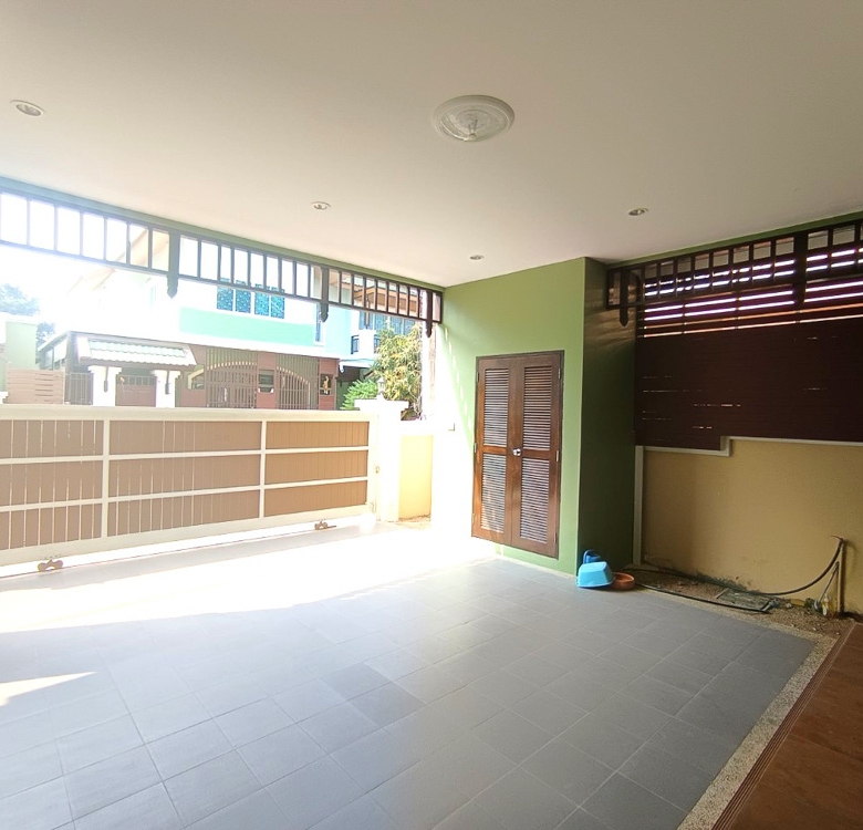 EP0102 | Family Villa for Sale Near Maryvit School Pattaya