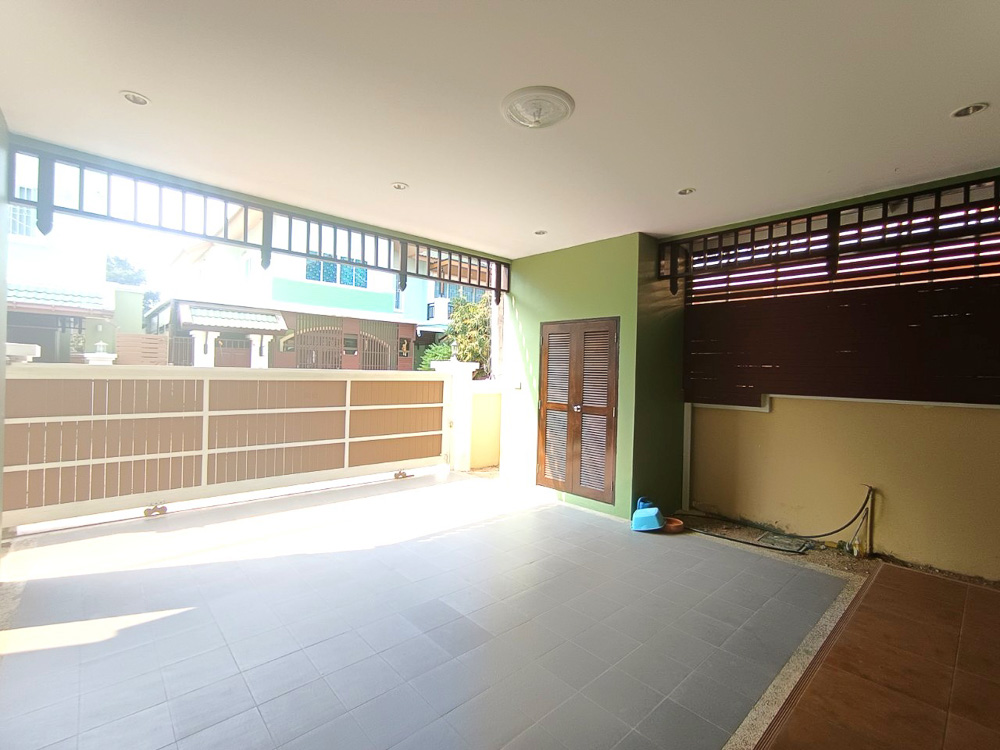 EP0102 | Family Villa for Sale Near Maryvit School Pattaya