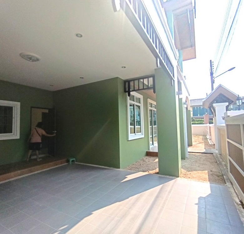 EP0102 | Family Villa for Sale Near Maryvit School Pattaya