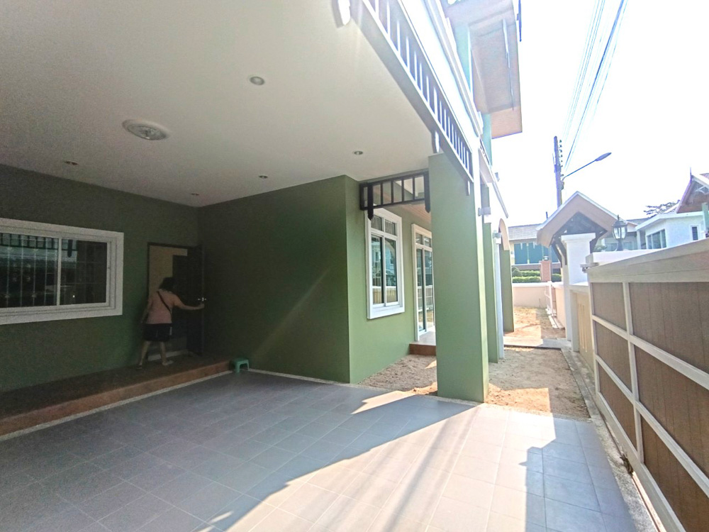 EP0102 | Family Villa for Sale Near Maryvit School Pattaya