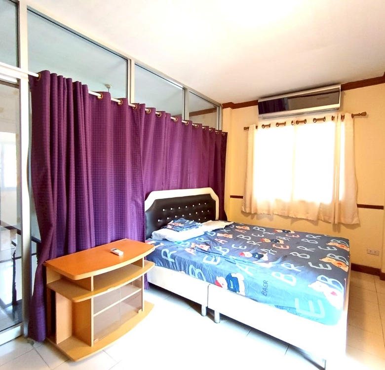 EP0203 | 4-BR Family Villa for Sale at Viewpoint Jomtien