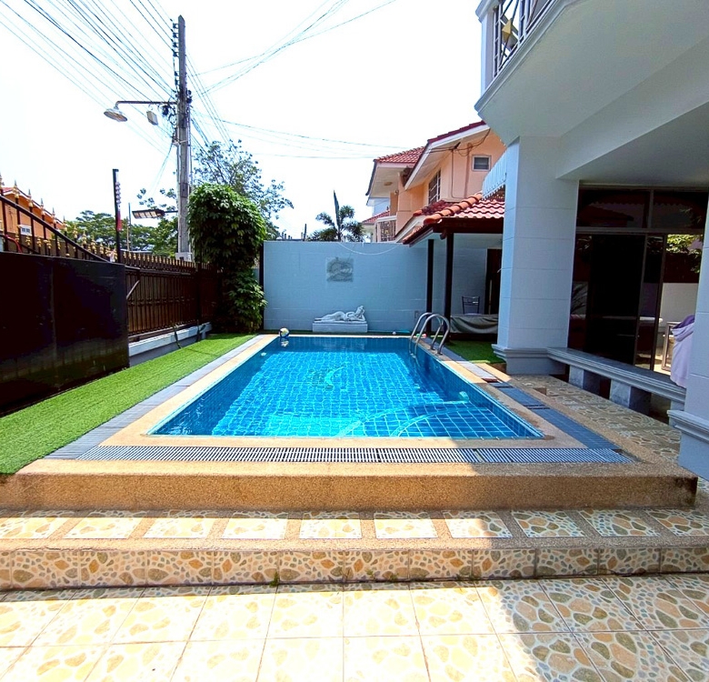 EP0203 | 4-BR Family Villa for Sale at Viewpoint Jomtien