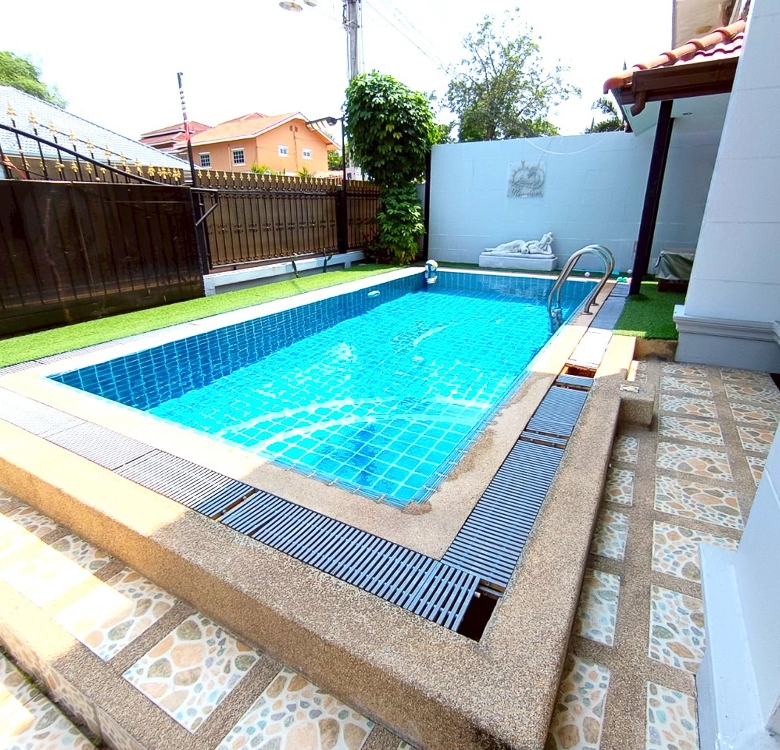 EP0203 | 4-BR Family Villa for Sale at Viewpoint Jomtien