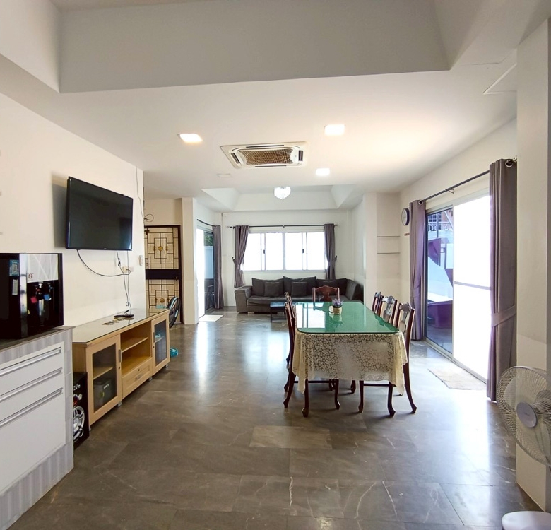 EP0201 | 6-BR Luxury Villa for Sale at Viewpoint Pattaya