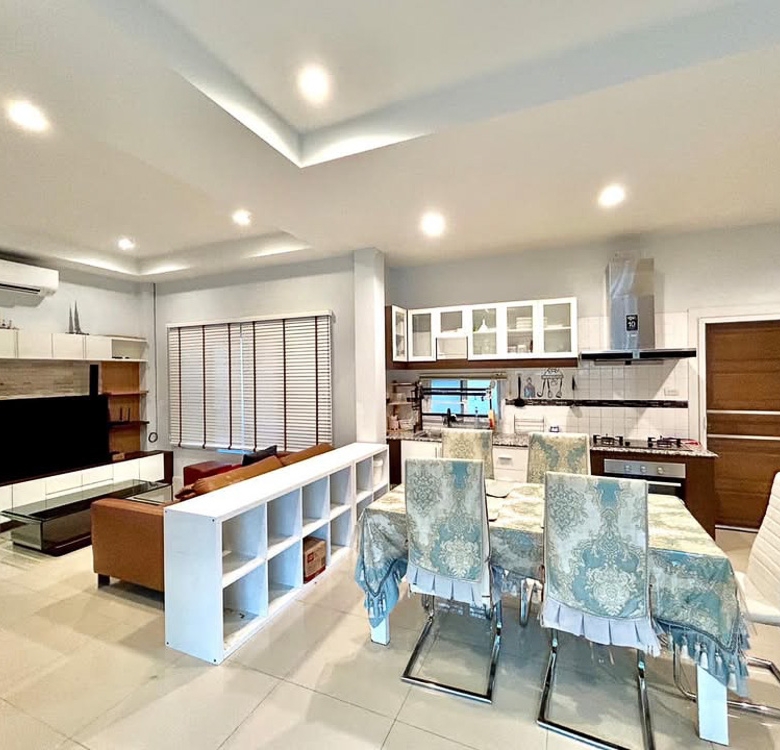 EP0111 | Villa for Sale in Huay Yai, Pattaya