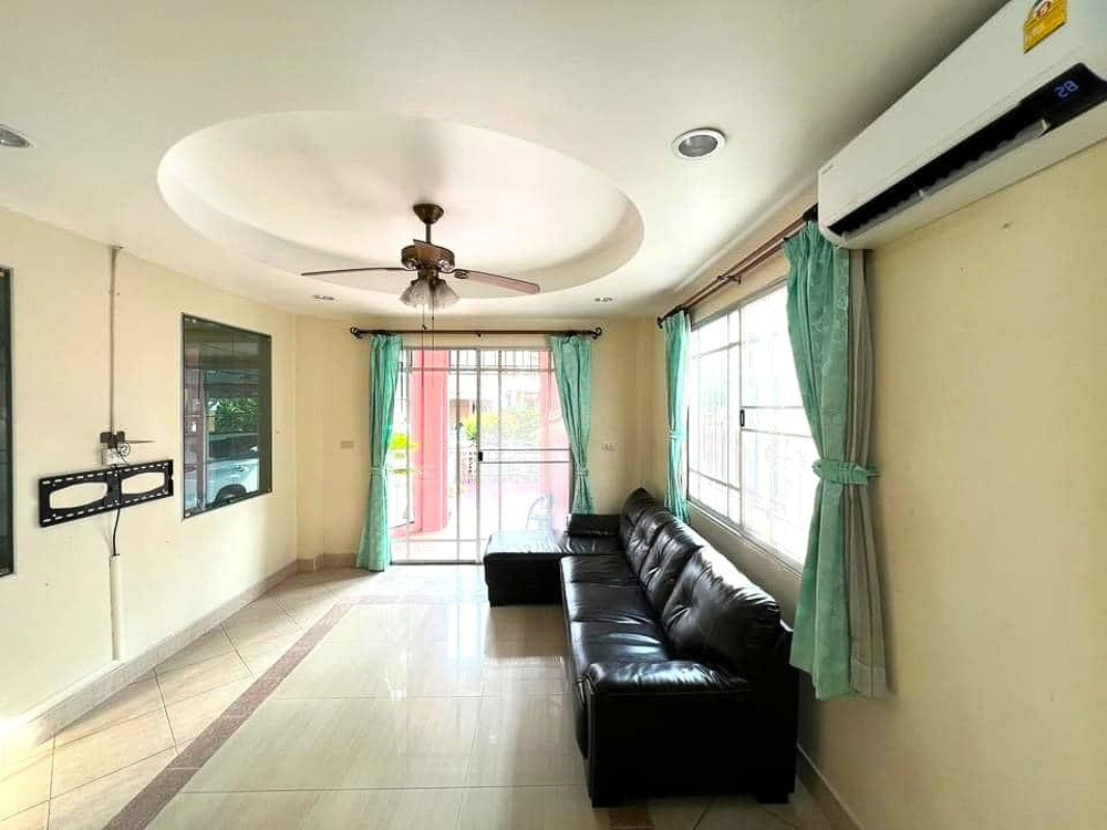 Villa for Sale in Pattaya-9 EP0118 | 3-BR Family Villa for Sale in Pattaya