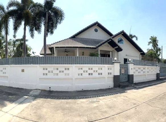 EP0070 | Villa for Sale near Siam Country Club East Pattaya