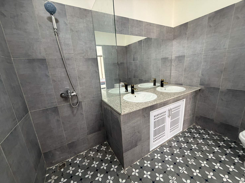 EP0882 | villa on 1 Rai of land for sale Near Mabprachan Lake