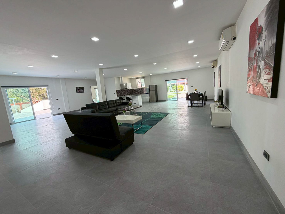 EP0882 | villa on 1 Rai of land for sale Near Mabprachan Lake