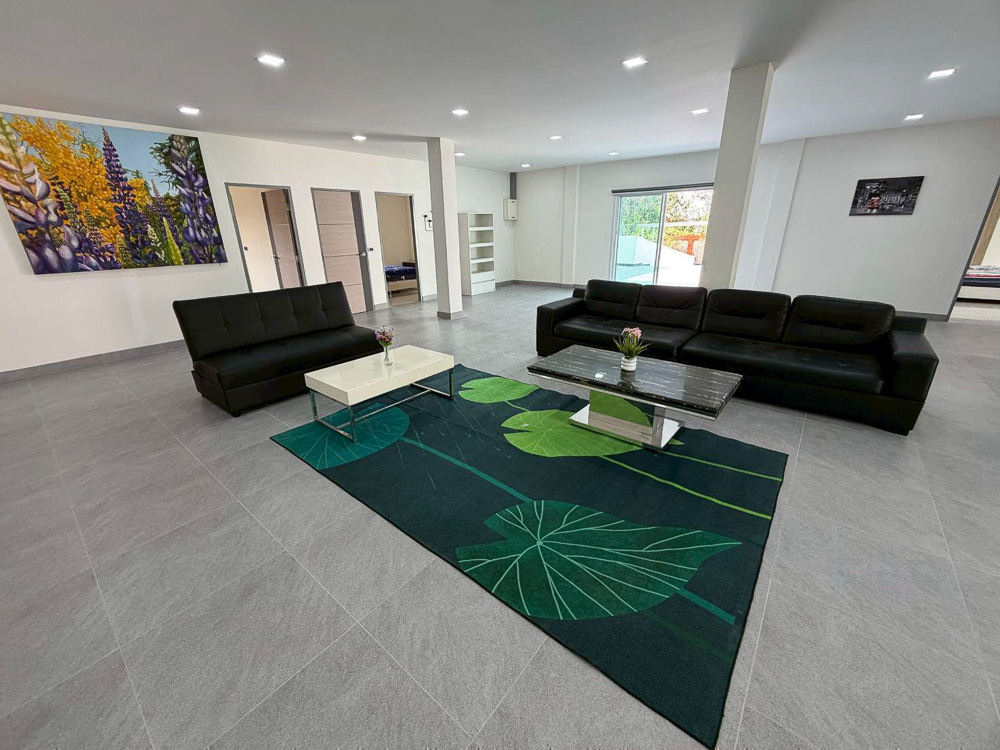 EP0882 | villa on 1 Rai of land for sale Near Mabprachan Lake