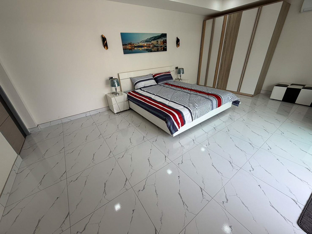 EP0882 | villa on 1 Rai of land for sale Near Mabprachan Lake