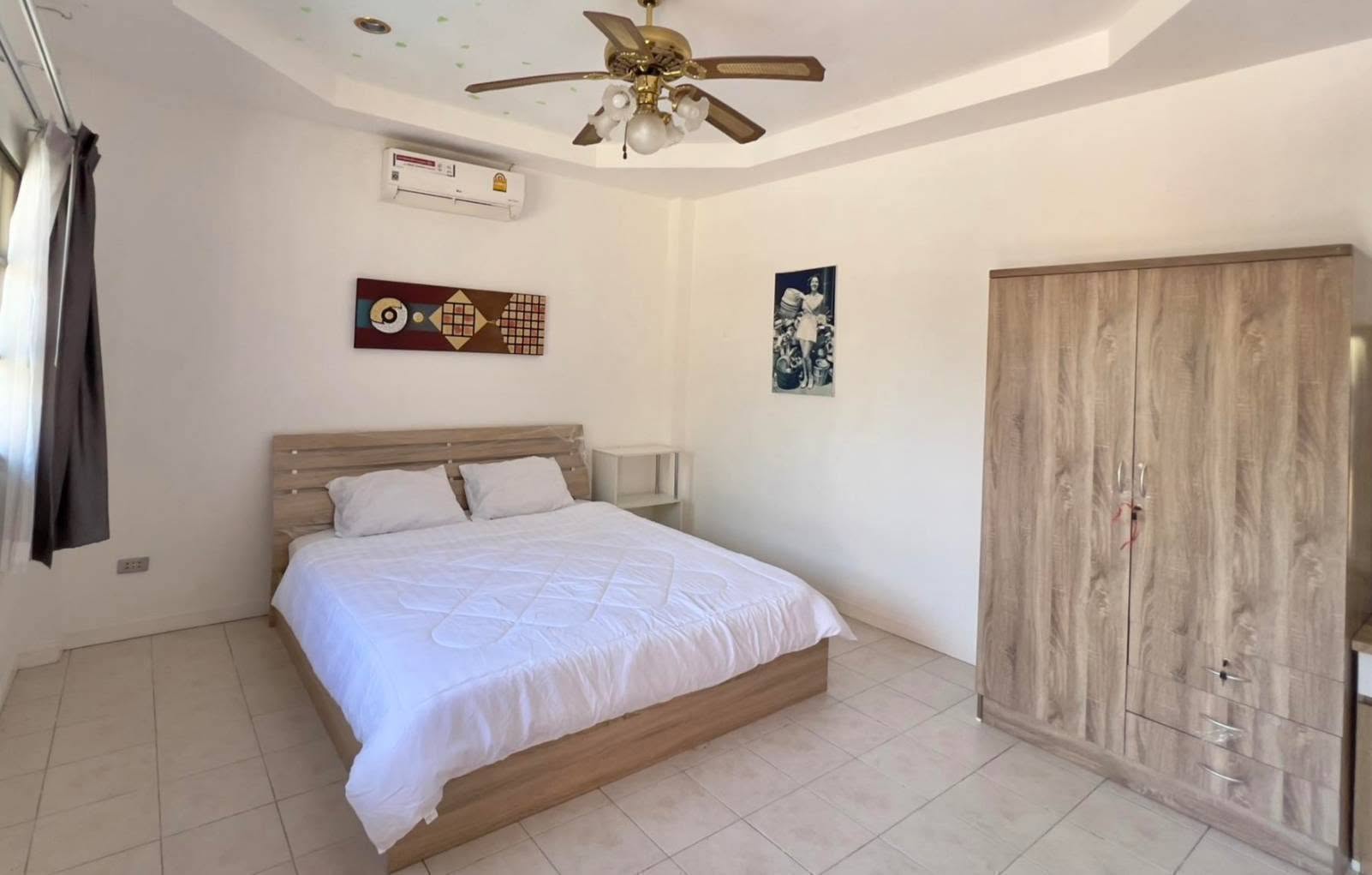 EP0884 | Spacious pool villa located at Soi Bonkot