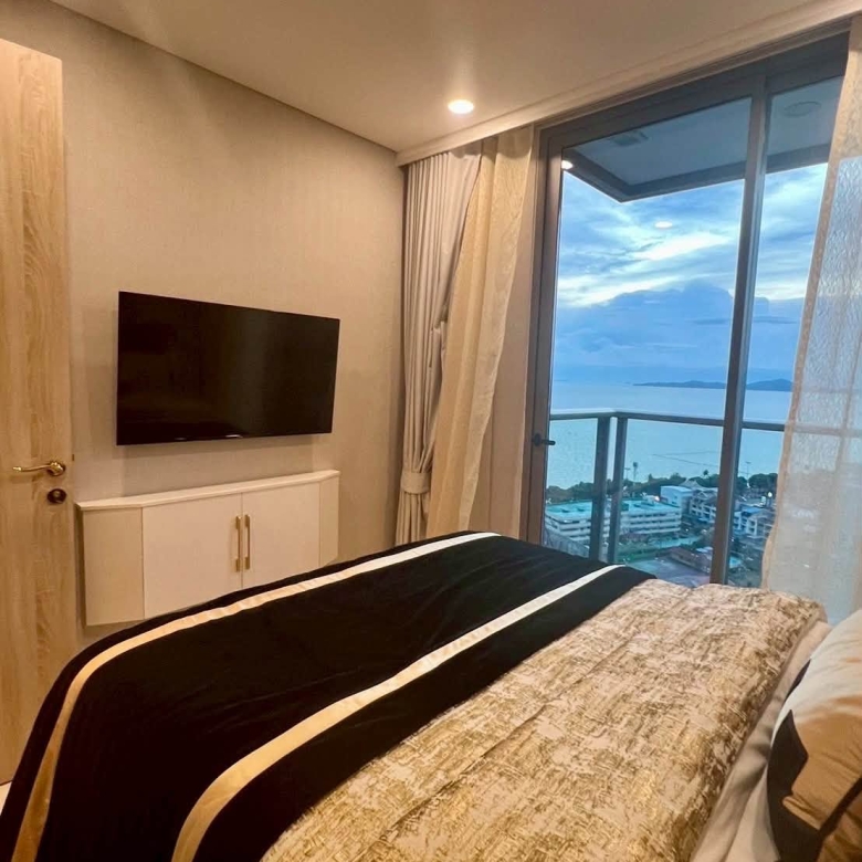 EP0893 | Luxury Condo for Sale at Copacabana Beach Jomtien (Beachfront)Selling Price: THB 4,300,000