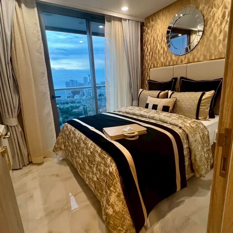 EP0893 | Luxury Condo for Sale at Copacabana Beach Jomtien (Beachfront)Selling Price: THB 4,300,000
