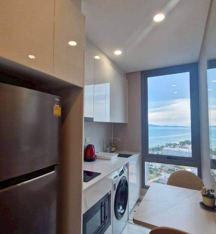 EP0893 | Luxury Condo for Sale at Copacabana Beach Jomtien (Beachfront)Selling Price: THB 4,300,000