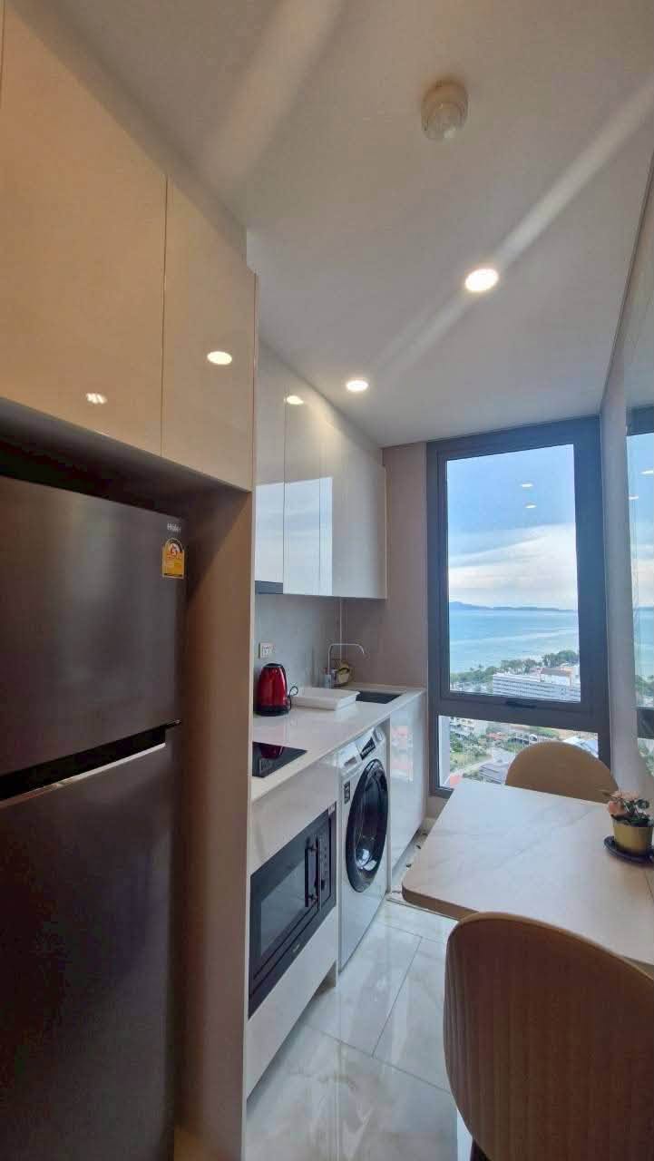 EP0893 | Luxury Condo for Sale at Copacabana Beach Jomtien (Beachfront)Selling Price: THB 4,300,000