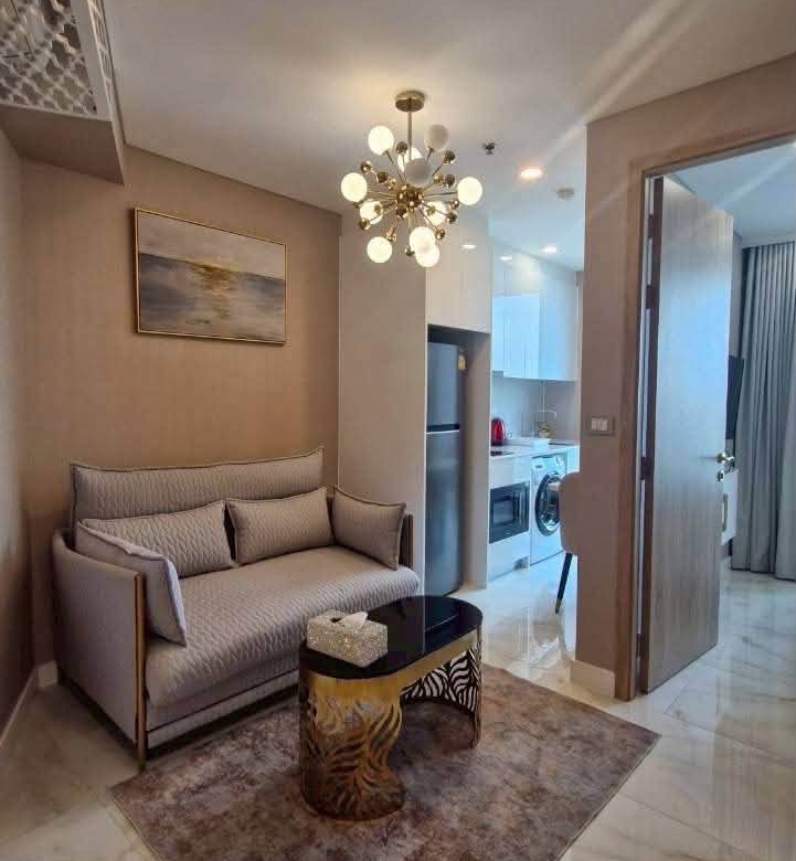 EP0893 | Luxury Condo for Sale at Copacabana Beach Jomtien (Beachfront)Selling Price: THB 4,300,000