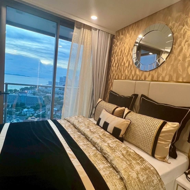 EP0893 | Luxury Condo for Sale at Copacabana Beach Jomtien (Beachfront)Selling Price: THB 4,300,000